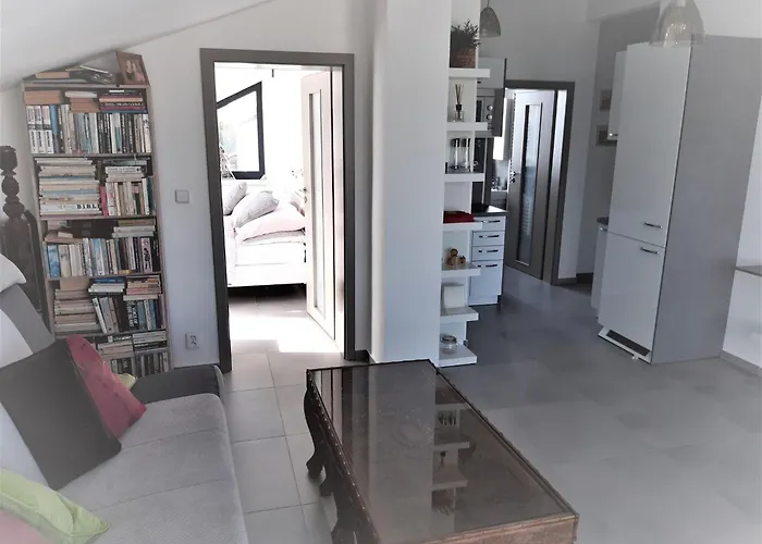 בית נופש In Kladno With Private Pool