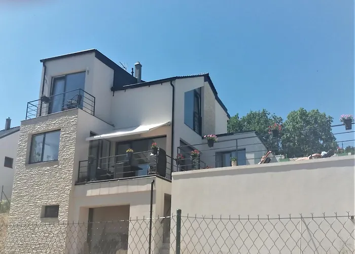 In Kladno With Private Pool בית נופש