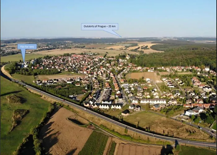 בית נופש In Kladno With Private Pool